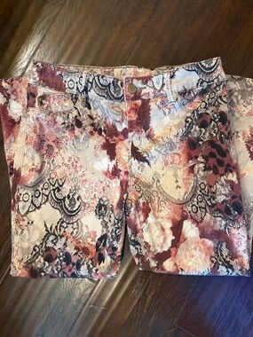 Women’s Floral Print Stretch Capri  Pants in Brown, Pink and Cream